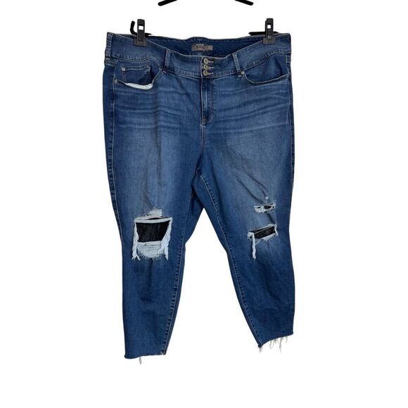 Torrid Jeans Womens Size 26 Blue Jeggings Ankle Super Soft Distressed Frayed Hem - Picture 1 of 9